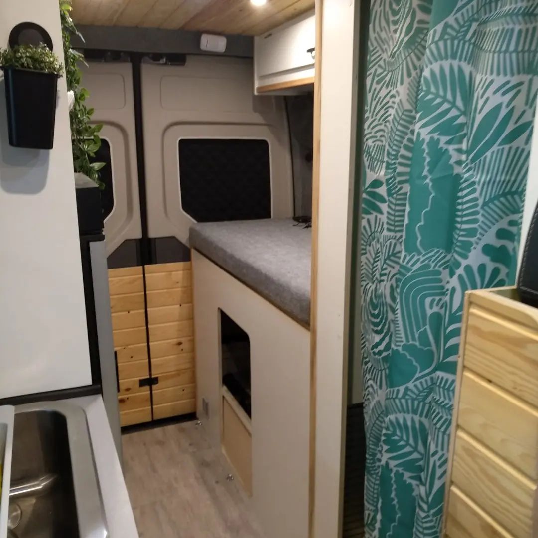 Empresa especializada en camperizaci贸n de furgonetas en Madrid