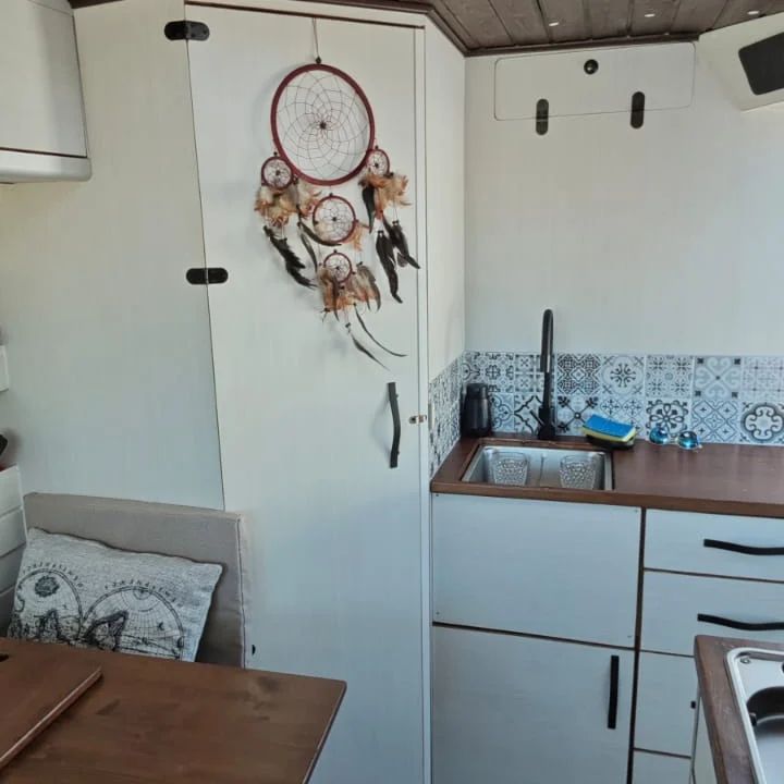 驴Cu谩nto cuesta convertir una furgoneta en una vivienda?