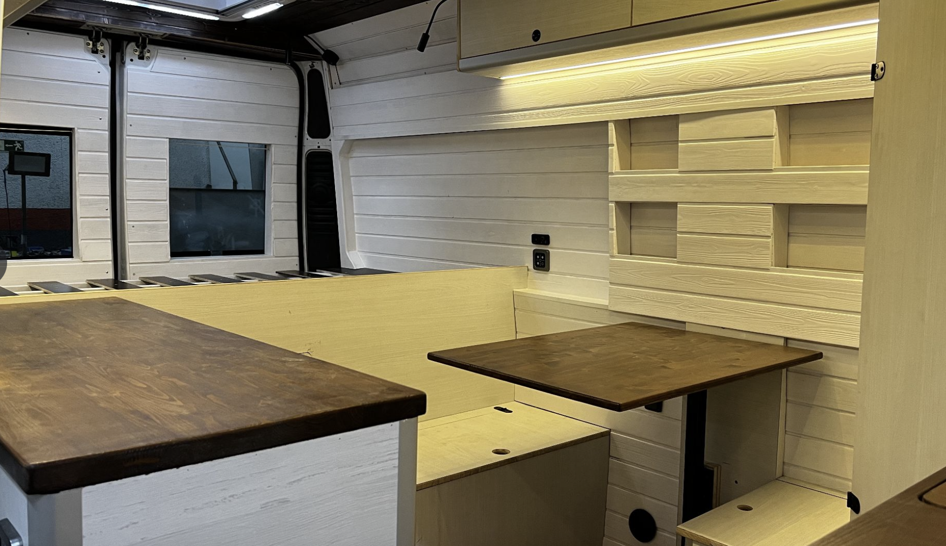 Servicio de reparaci贸n de autocaravanas antiguas en Madrid